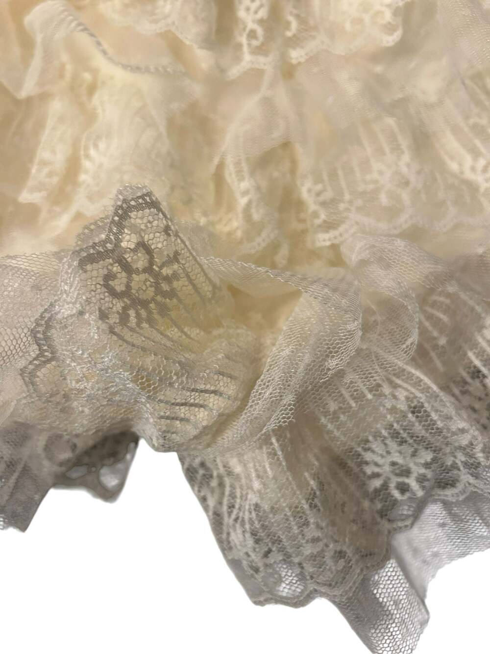 TicToc From Los Angeles Women's Cream Lace Ruffle Bloomer Shorts - Picture 4 of 4